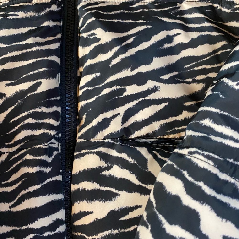 Zebra Puffer Jacket - Picture 3 of 4